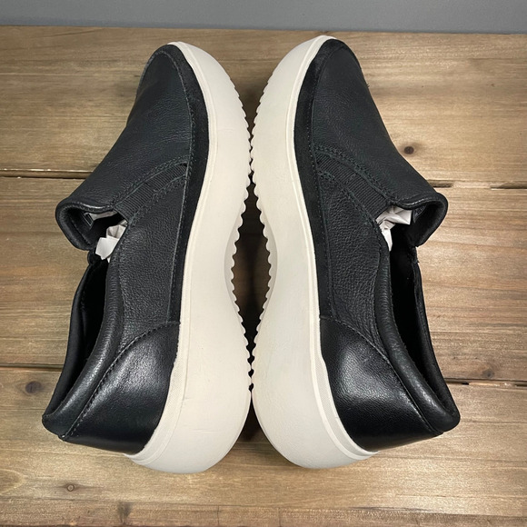 Vionic Women's Kearny Sneaker Size 7 Wide Black Leather Slip On Flat - Picture 8 of 15